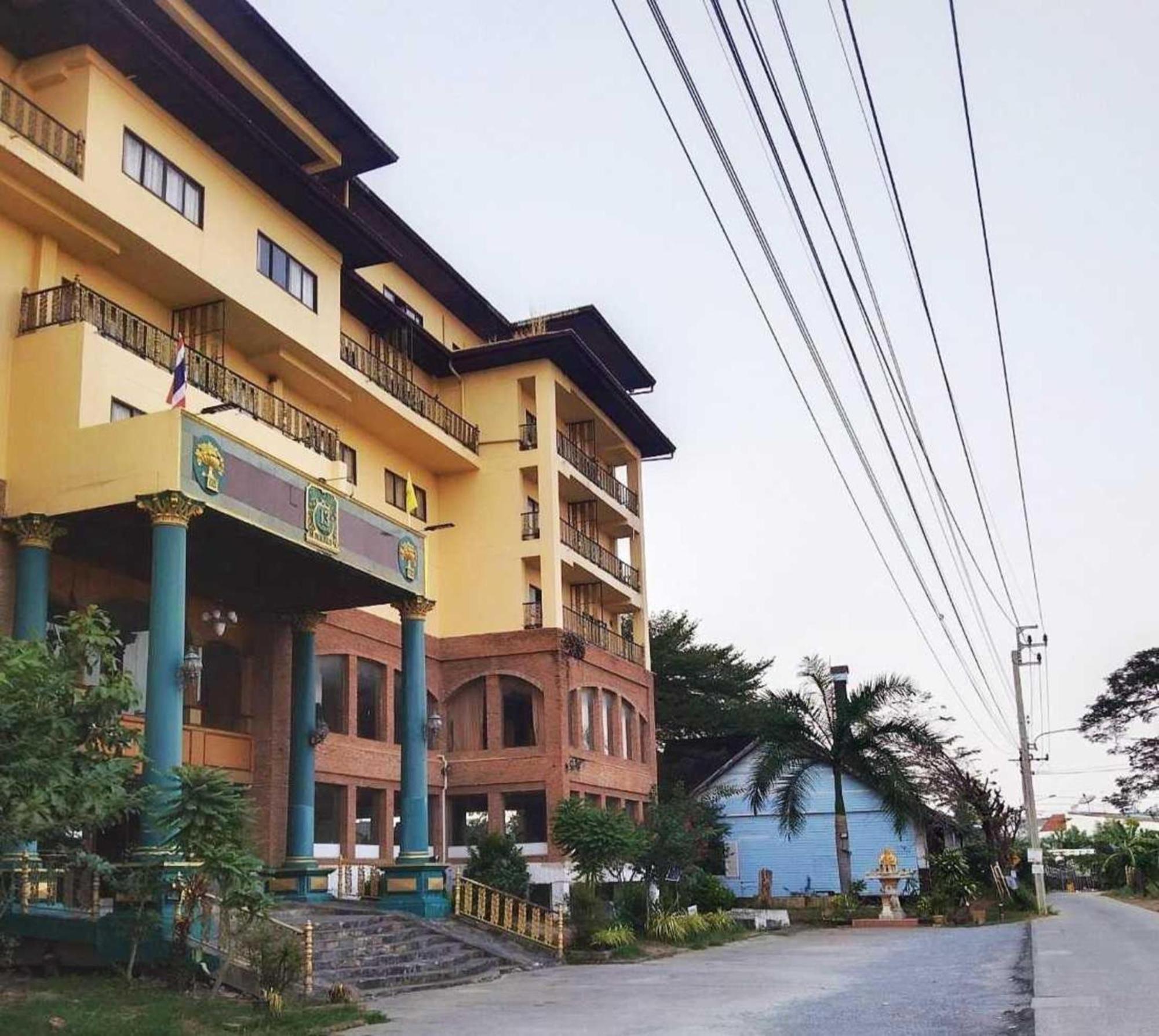 Oyo 75466 -13 Coins Bang Yai Hotel Nonthaburi Exterior foto